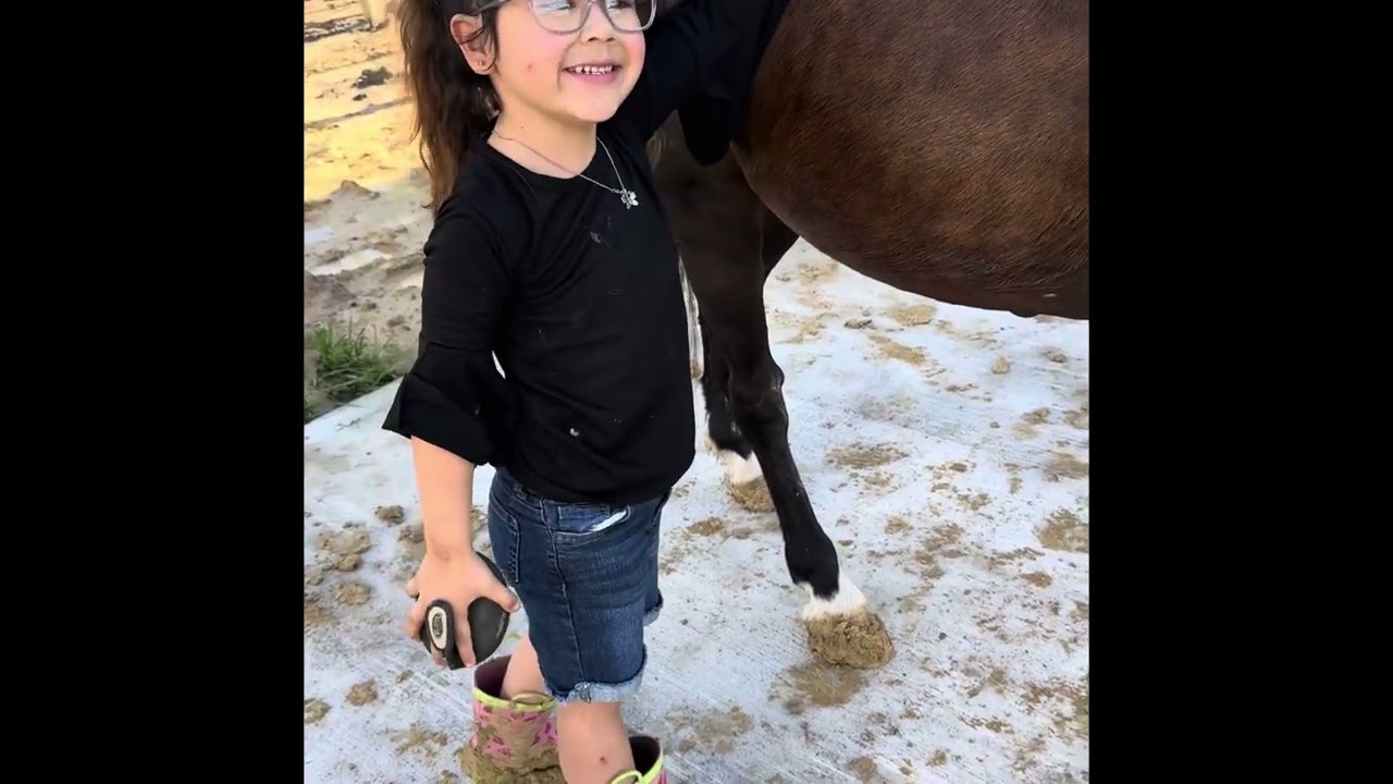 Hi! My name is rory and this is my pony Logan!