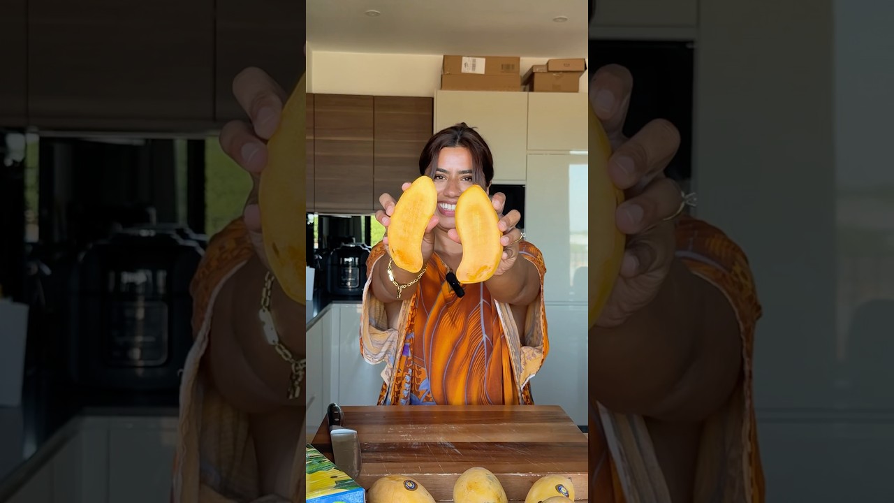 Pakistani mangoes are THE BEST #mango #mangoseason