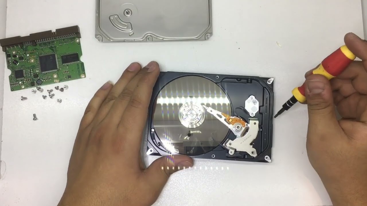 Open Maxtor internal hard drive 80G (how to )