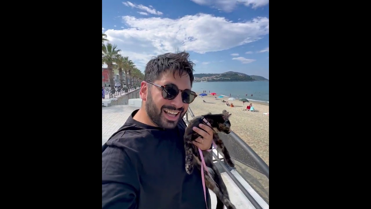 Avete mai visto un gatto al guinzaglio? Non è andata molto bene, ma è la prima volta.