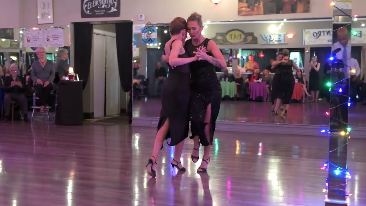 Magdalena Gutierrez and Lilana Chenlo at El Encuentro 4/4