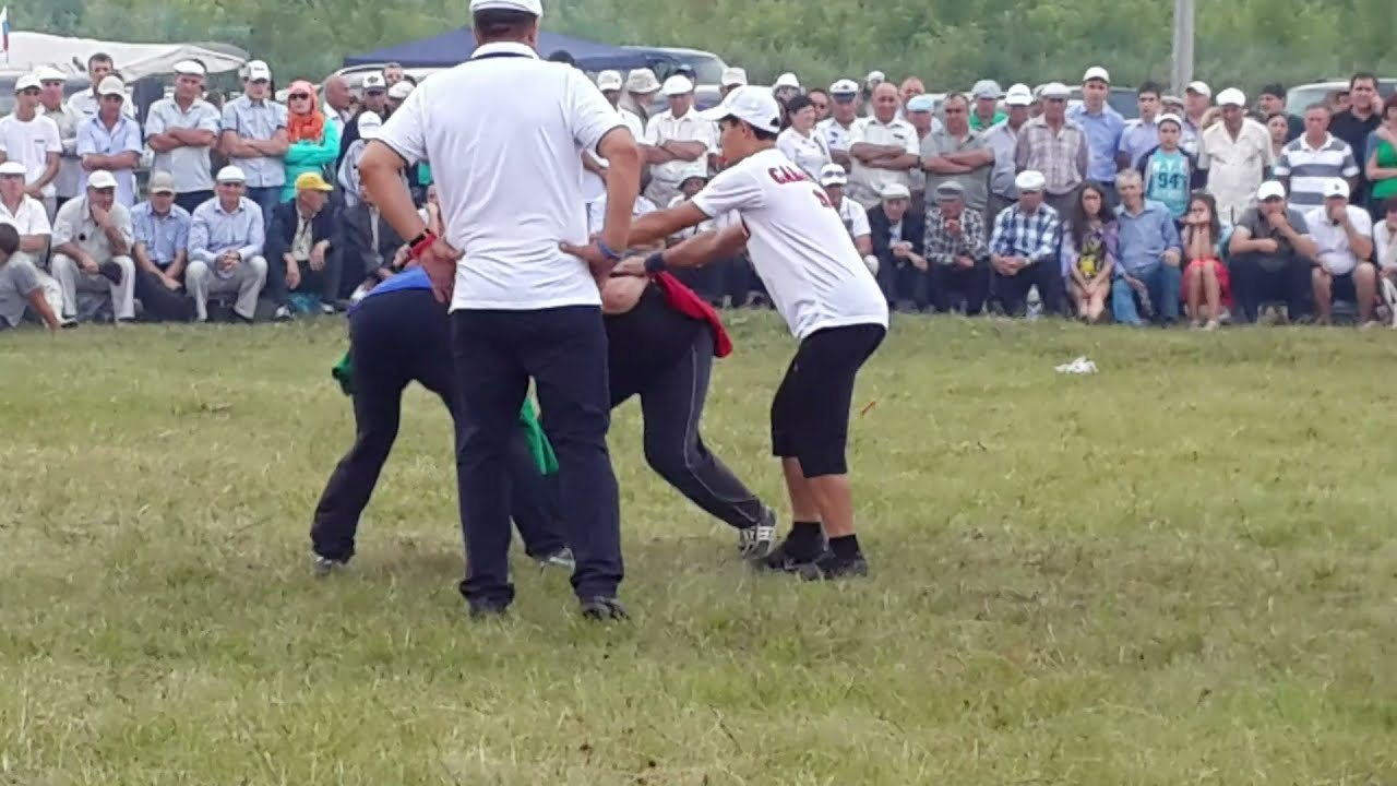 Сабантуй Сафажай 2.08.2014. Борьба на поясах.