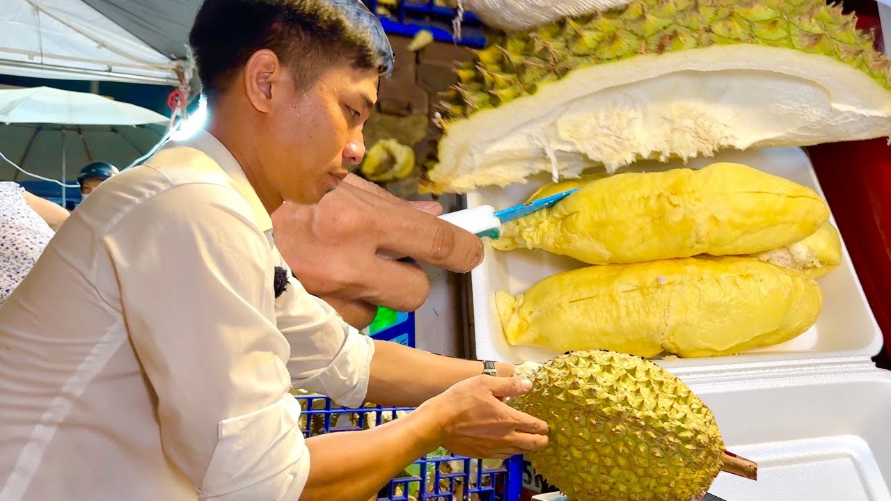 Thanh đẹp trai khui trái sầu riêng gần 5kg bị khách chê vỏ dày và cái kết - Vi Na TV