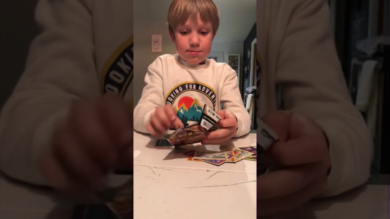 Kid pulls a CHARIZARD VMAX from $5 Pokémon card Pack !!!** (pulling from Darkness Ablaze)