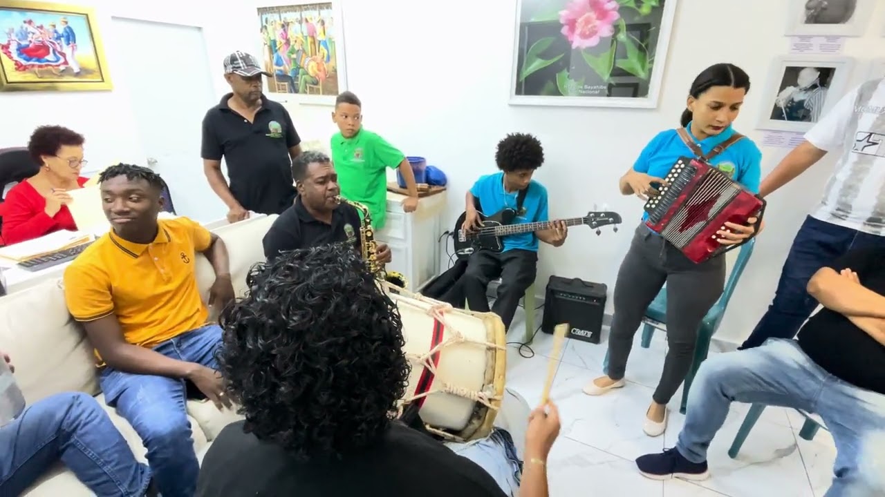 El Diente de Oro- Academia de Música Típica Rafelito Román 