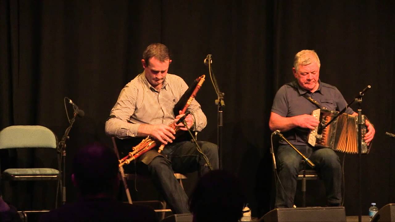 The blackbird, hornpipe ; The chorus, reel / Padraig McGovern ; Peter Carberry