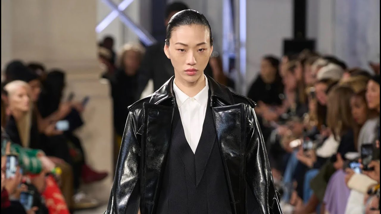 Sacai | Spring Summer 2023 | Fashion Show
