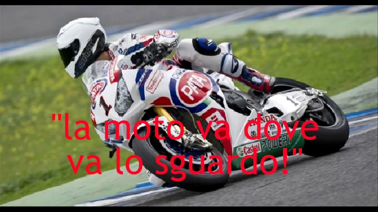 10 regole per fare al meglio le curve in moto