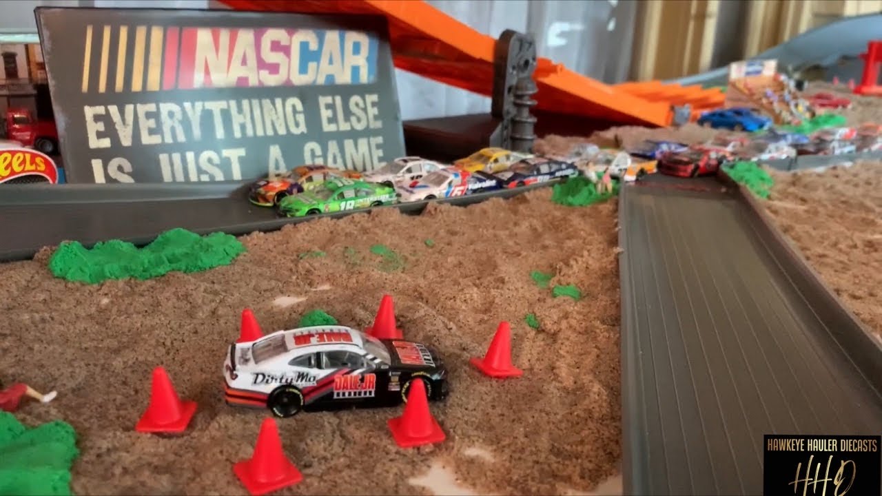 NASCAR Diecast Fat Track Racing!