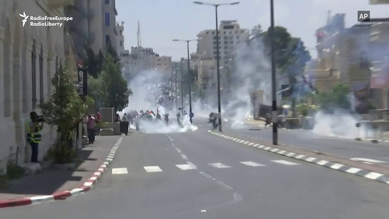 Palestinians Clash With Israeli Troops In West Bank