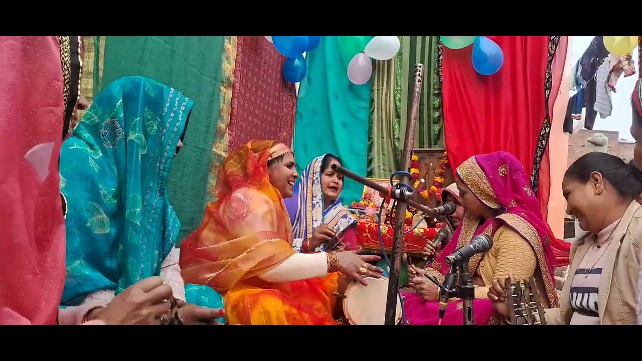 बहुत ही प्यारा भजन है 🙏🙏राधा रानी लगे💯💞जाएगी नजरिया ❤️💞भजन अच्छा लगे 💯तो लाइक कमेन्ट करे 🙏🙏