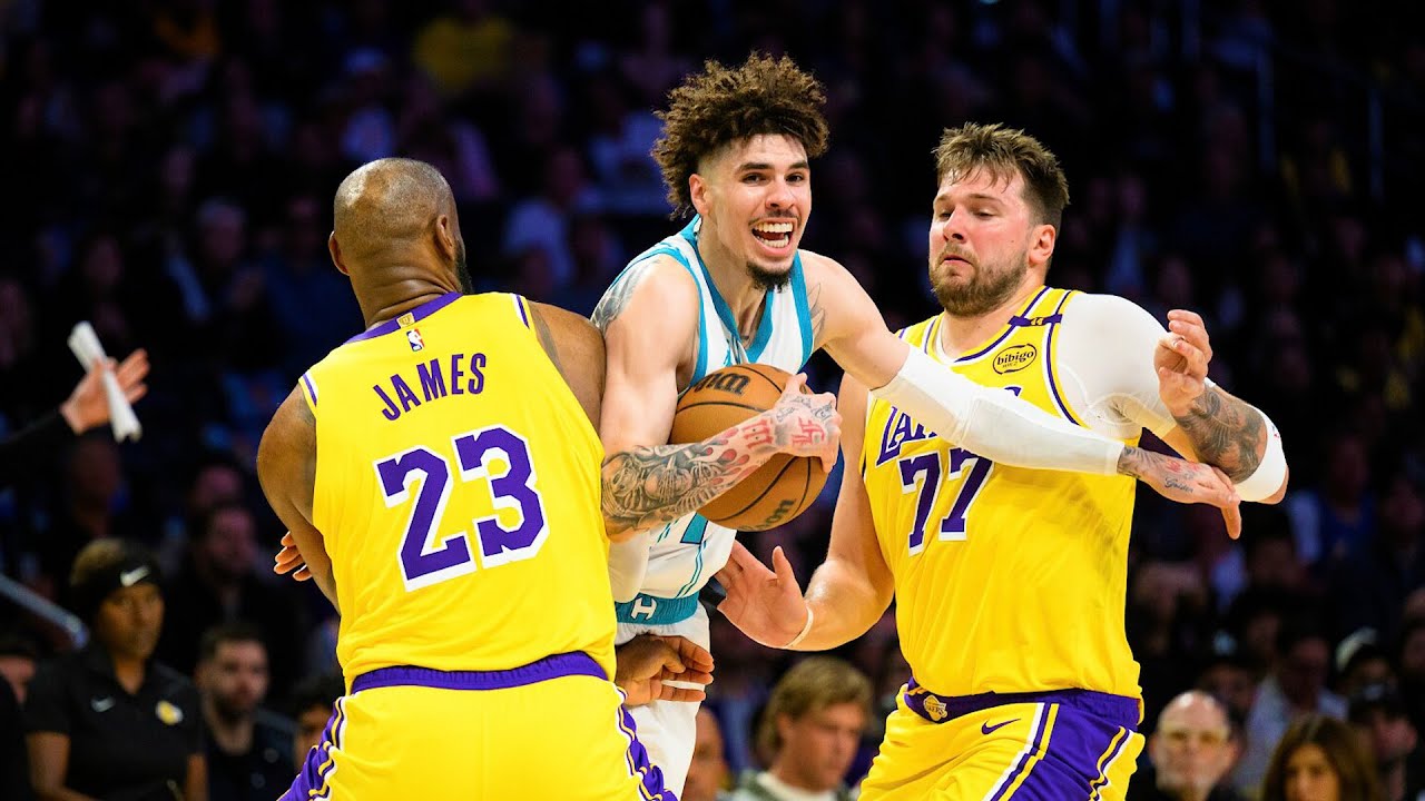 '보는맛 역대급', 즐기는 자를 이길수 없다는 라멜로 볼의 롱폼 농구 | NBA 레이커스 VS 샬럿