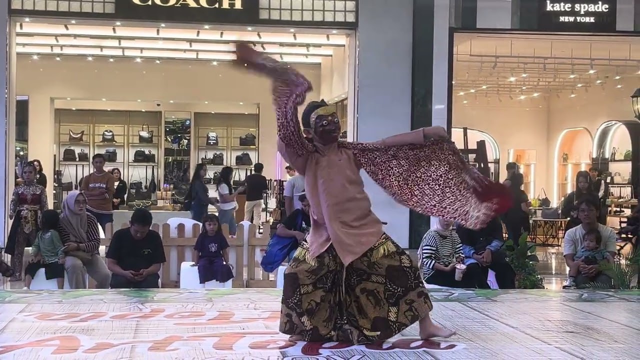 Tari Kelana Topeng di Arttopia Pakuwon Mall Jogja