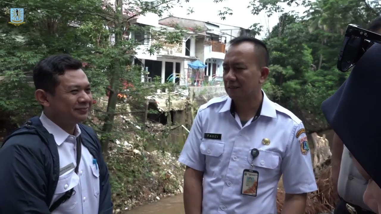 Kali Baru Longsor, SDA Bikin Turap Sementara