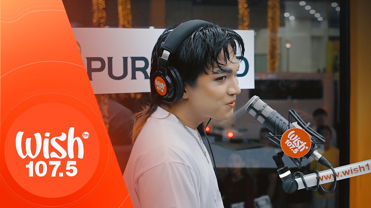 Paul Pablo performs 