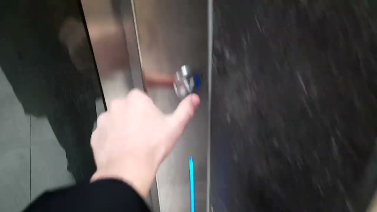 Pickering Lift at Northside Shopping Centre - Kilmore - Food Hall