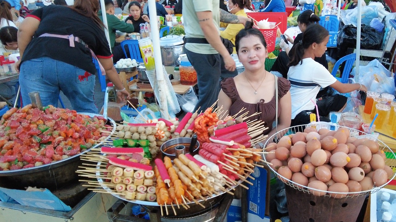 Phnom Penh Street Food and Riverside Night Walk 2026 Cambodia Street Scenes - Food Walk Tour