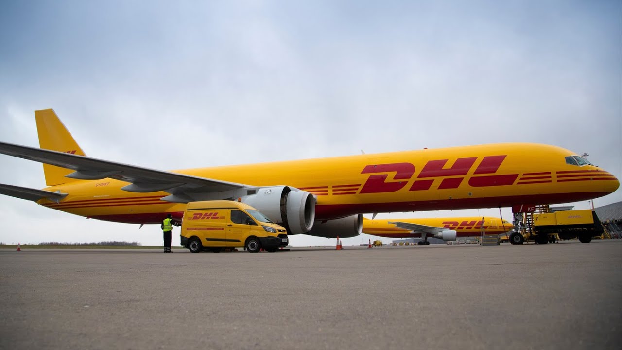 Подписал контракт на год с DHL в Германии. Какие условия в Deutsch Post? Замена пластика по 24.