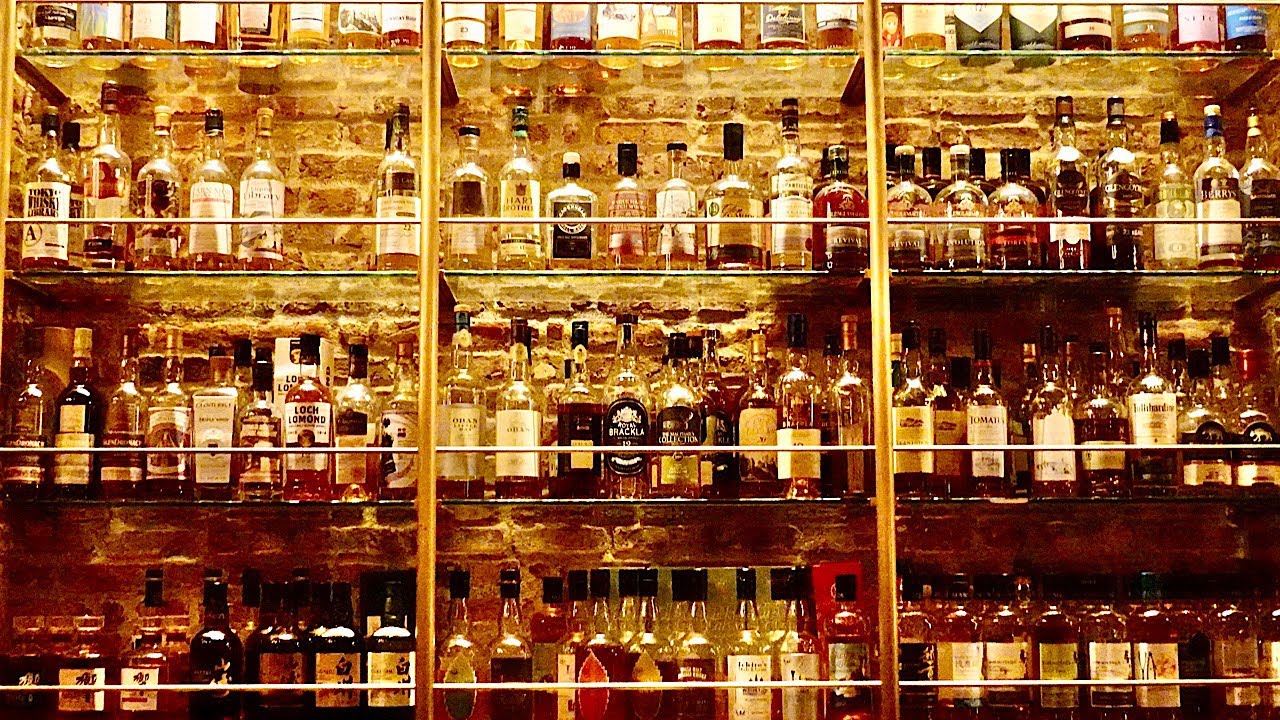 Tokyo's Whiskey Dining Bar с более чем 1300 сортами виски!