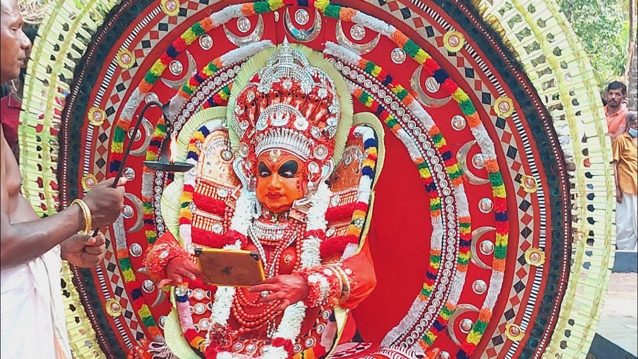 Moovalam kuzhi chamundi theyyam#theyyam #kerala