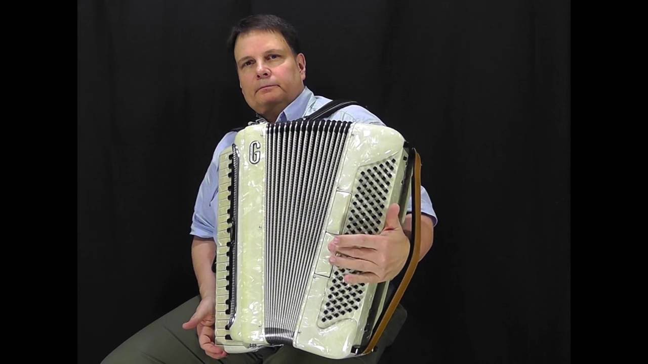 Certified used accordion: Giulietti MF32