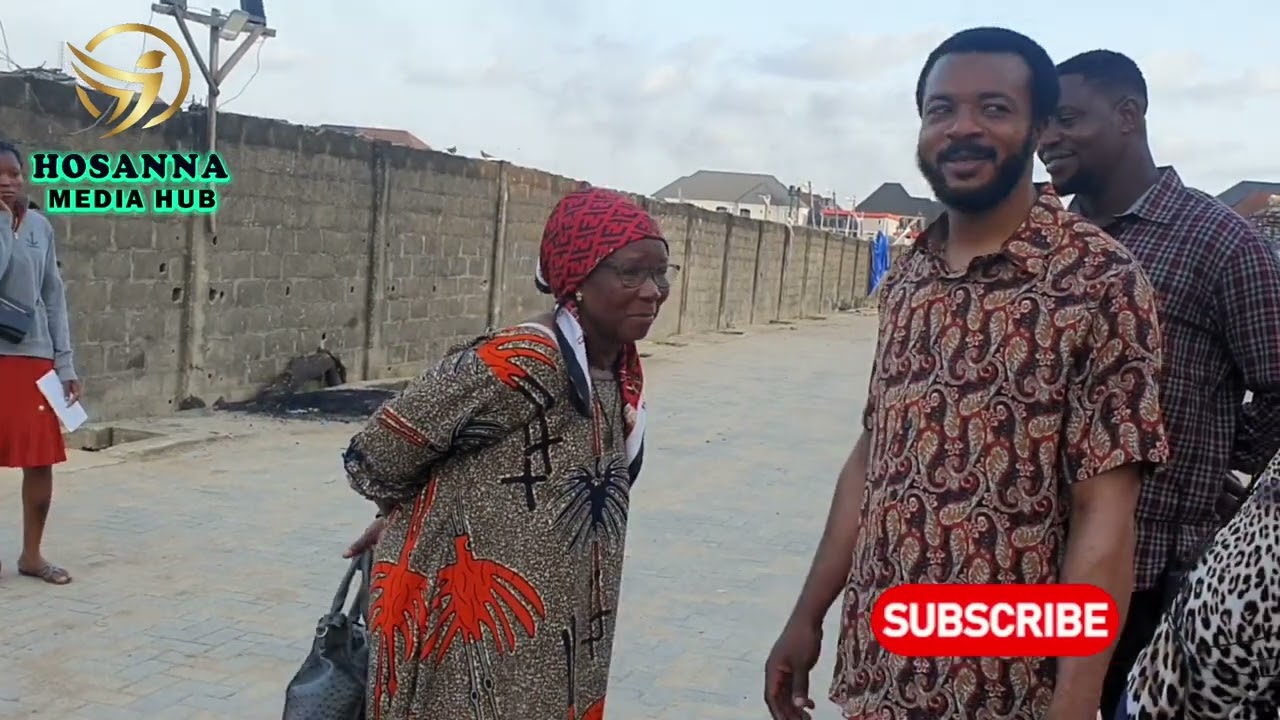 THIS OLD WOMAN MET EVANG EBUKA OBI ON THE STREETS & THIS HAPPENED😳...
