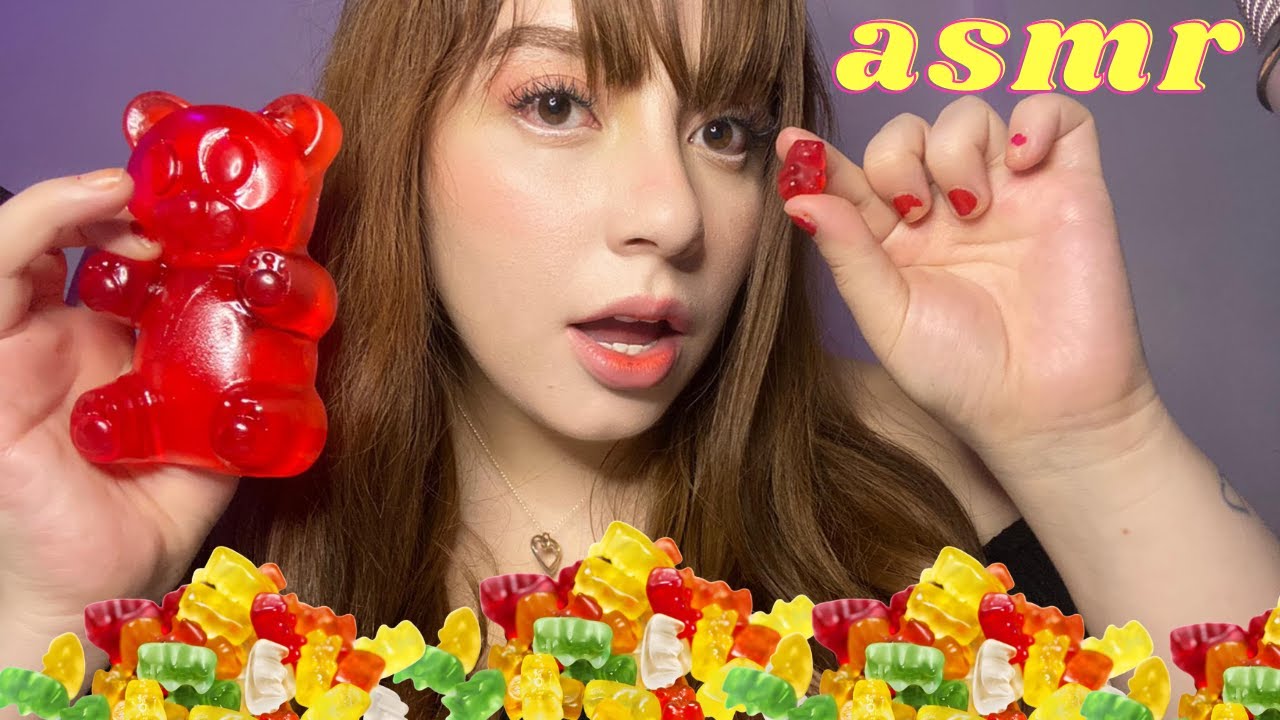 ASMR mukbang - Comiendo osito PANDITA de gomita GIGANTE.🧸