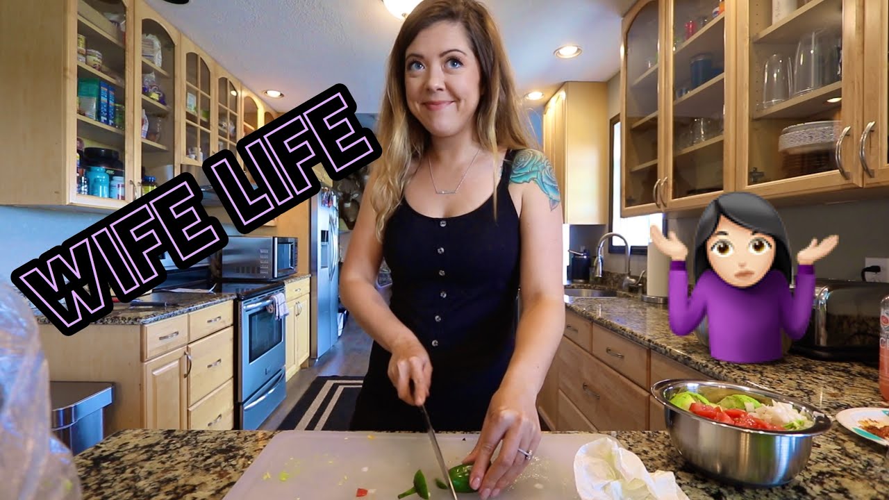 Prepping for WIFE LIFE!//Making THE BEST venison fajitas & SECRET guac!