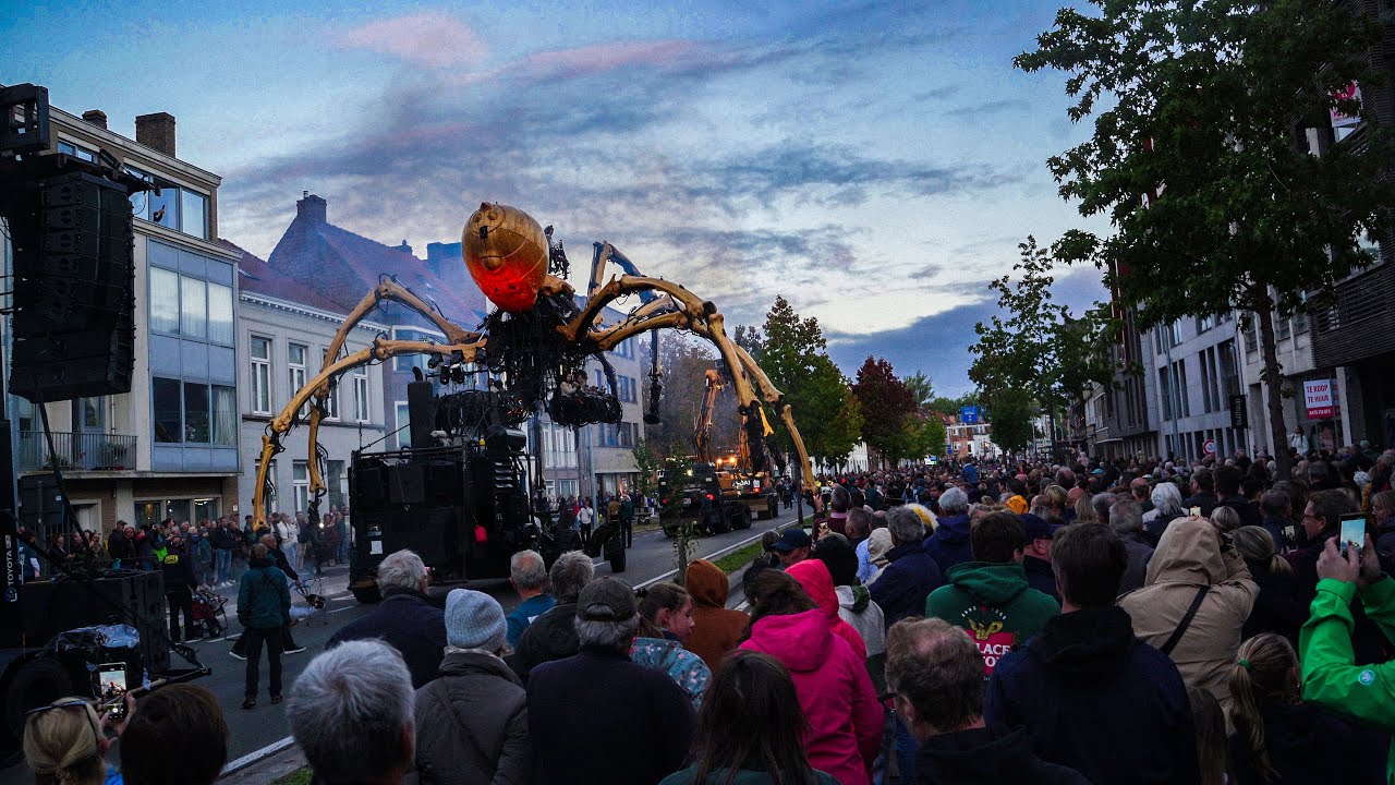 De spin van 37 ton die door Brugge loopt