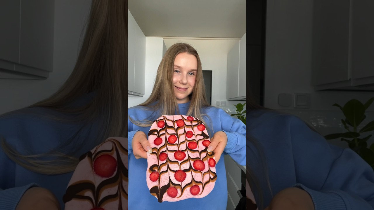 Healthy Snack Idea: Strawberry Yogurt Bark😍 #healthyrecipes #healthysnacks #easyrecipes