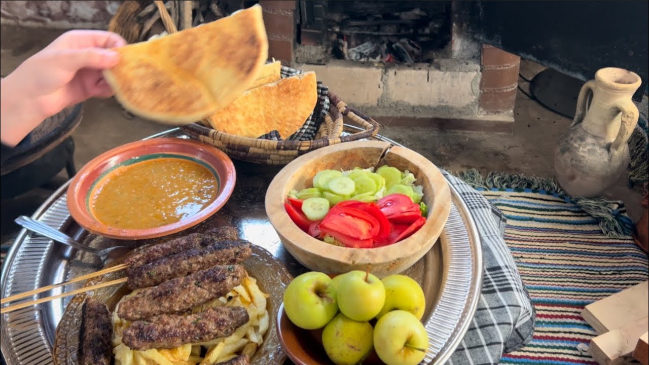 طعام القرية اللذيذ مطلوع محشي شيش كباب مع شربة العدس الدافئة ماأجمل الخريف في قريتنا! Rural life 