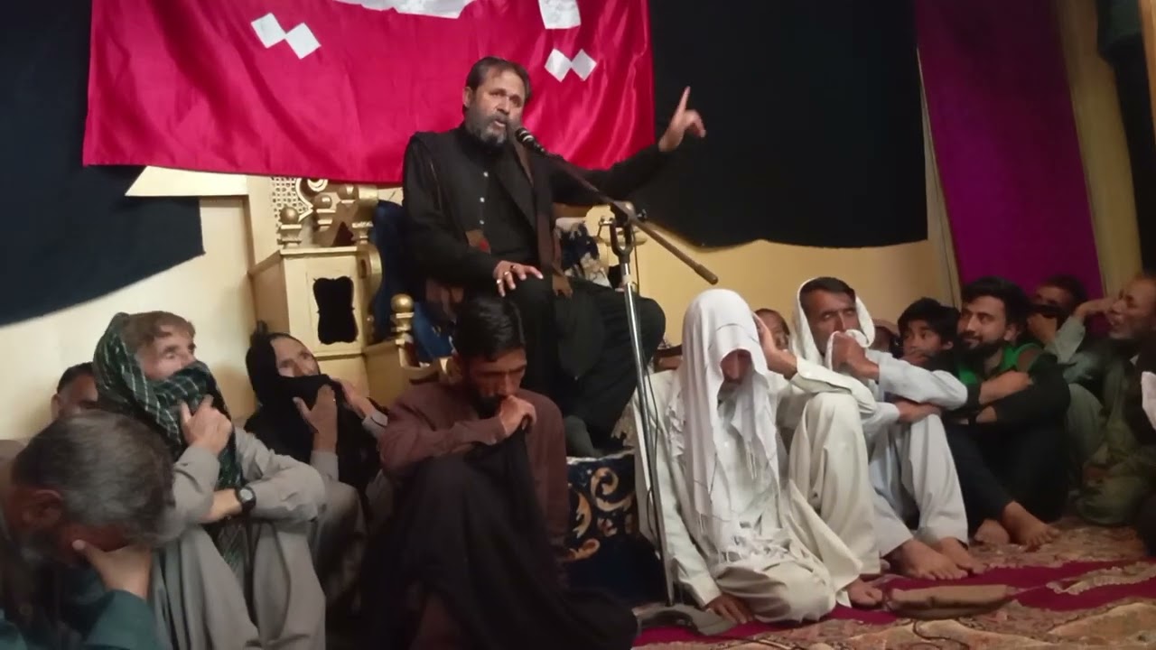 شیخ نثار حسین سرباز   شگری بالا بسند میں مجلس کرتے ہوئے
