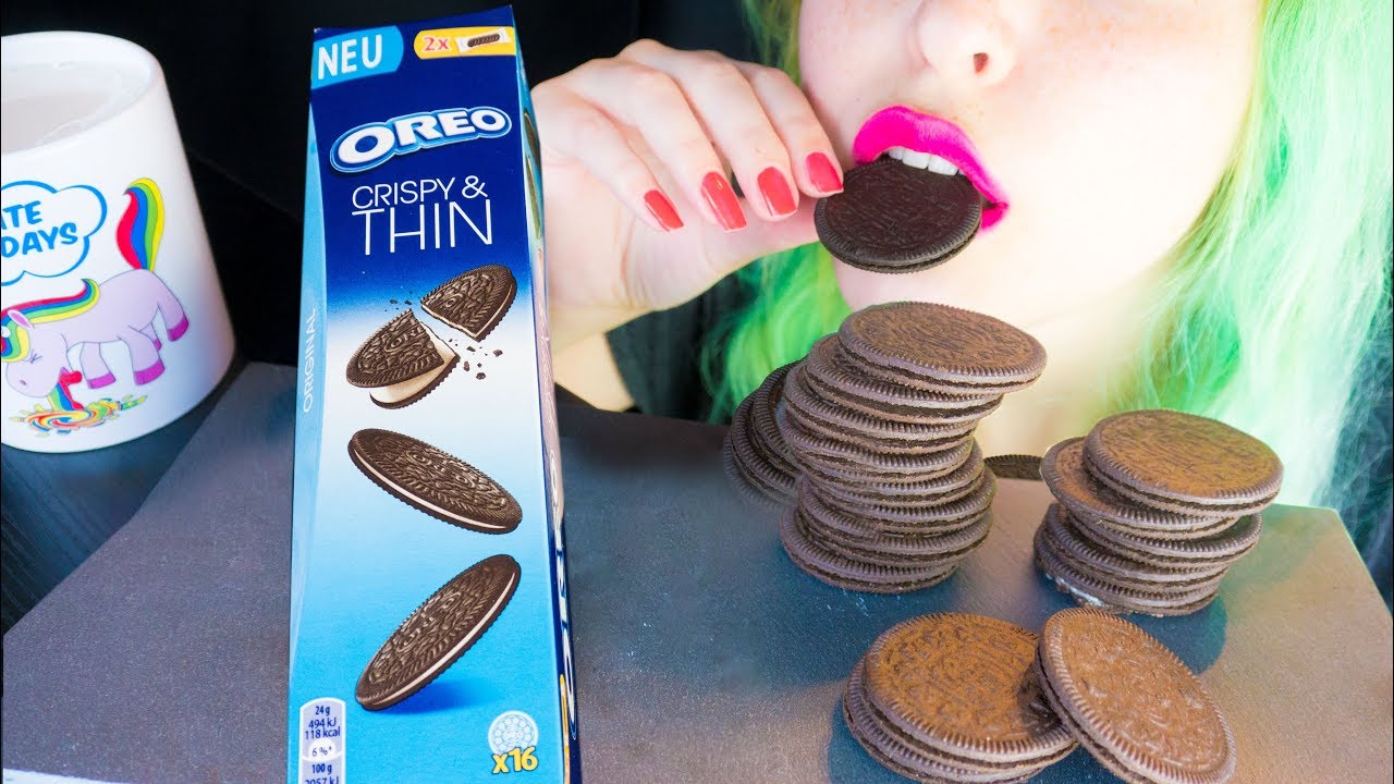 ASMR: Trying the New Super Crispy & Thin Oreo Cookies | Almond Milk ~ Relaxing Eating Sounds [V] 😻