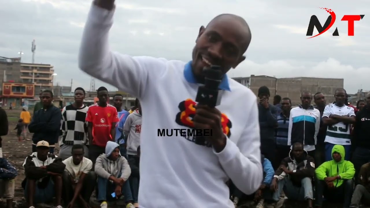 CROWD REACTS! ODM Die-Hard Calls Ruto “Africa’s Strong Man” Infront of Nuru Okanga!