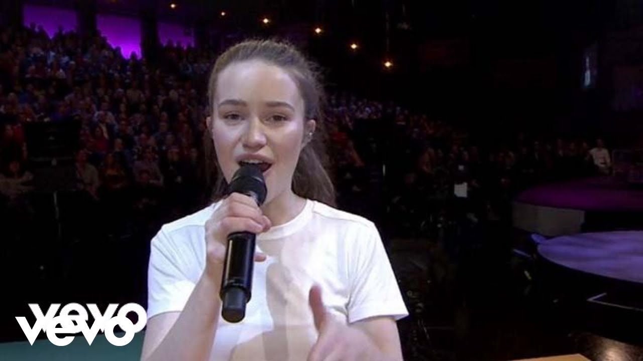 Sigrid - Strangers (Live at The Graham Norton Show / 2018)