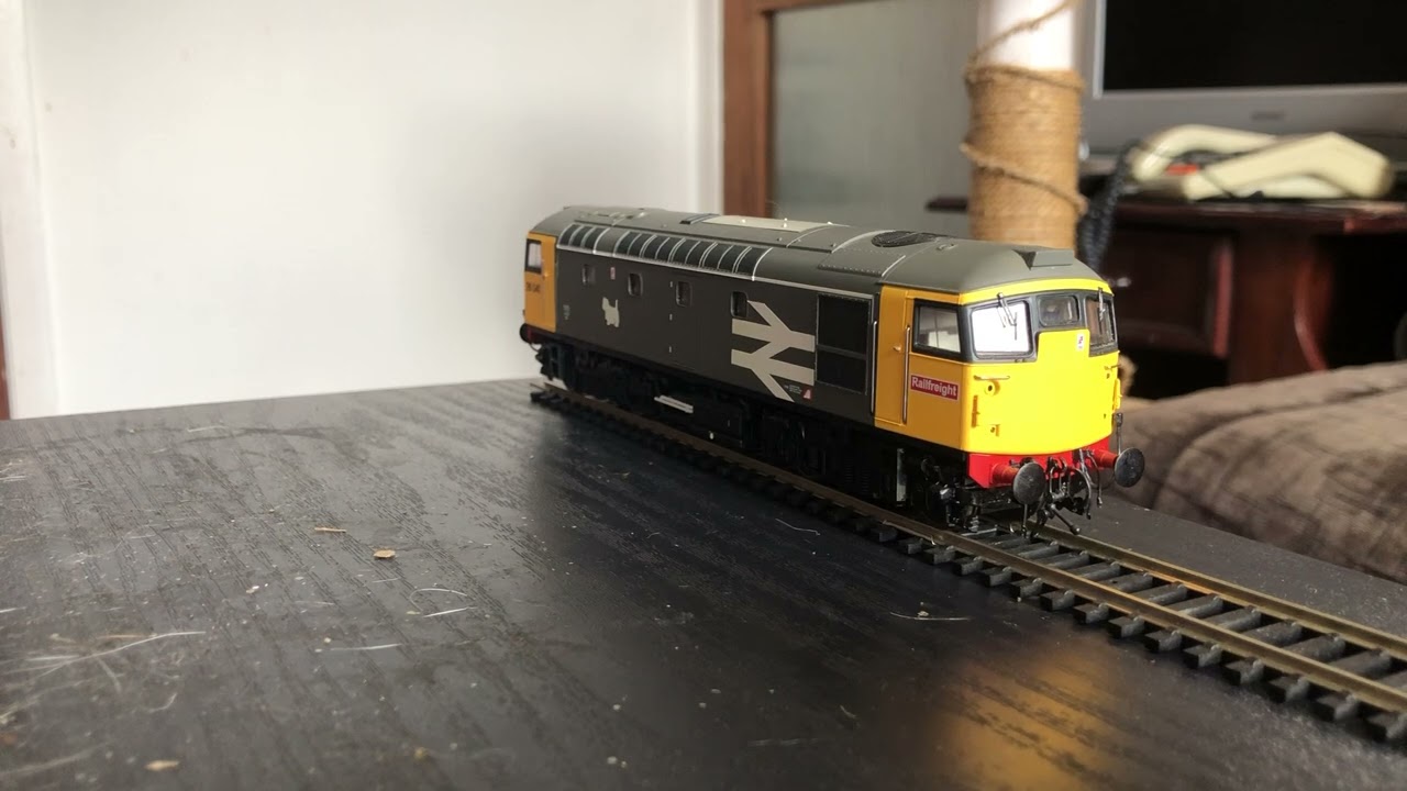 Heljan class 26 with Legomanbiffo sound