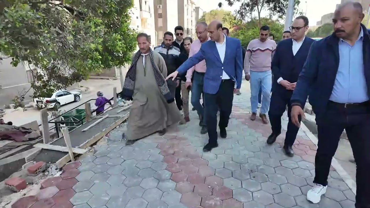 محافظ أسيوط يتفقد أعمال توسعة الطريق وتطوير الأرصفة بمساكن نزلة عبد اللاه