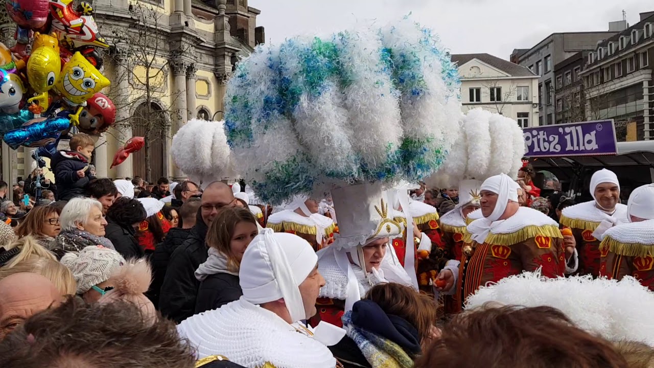 Carnaval de Charleroi 2019 9 départ de l'après-midi avant le cortège société 