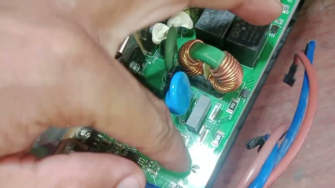 Power station no output AC problem.How to repair?🤔🤔🤔 part-1#electronic #repair #power #pcb #replace