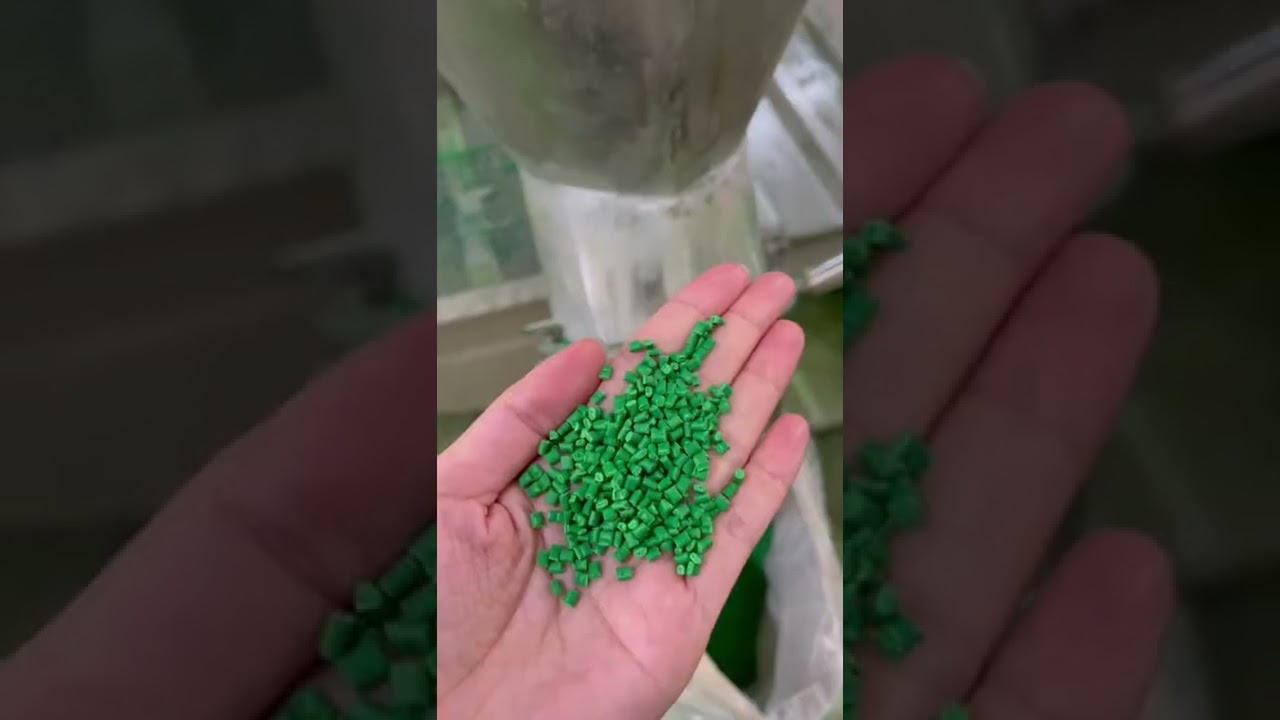 Color masterbatches for plastic products
