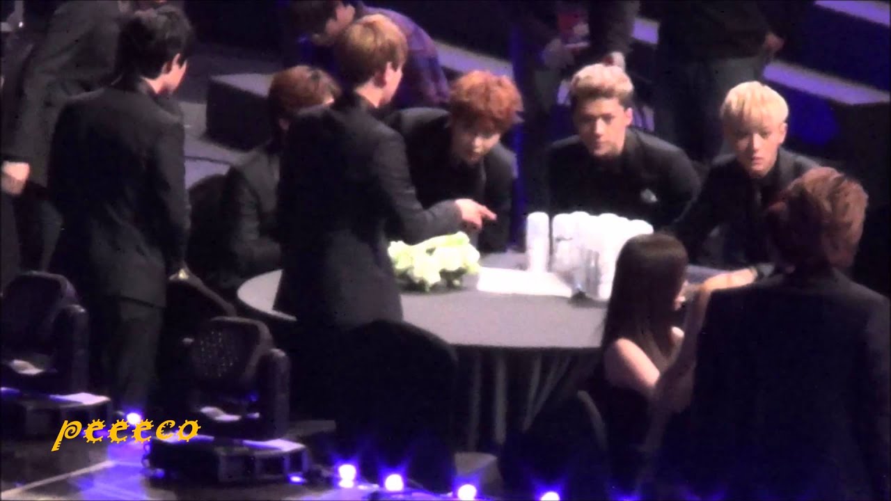 140212 The 3rd Gaon Awards - EXO - Taking Their Seats