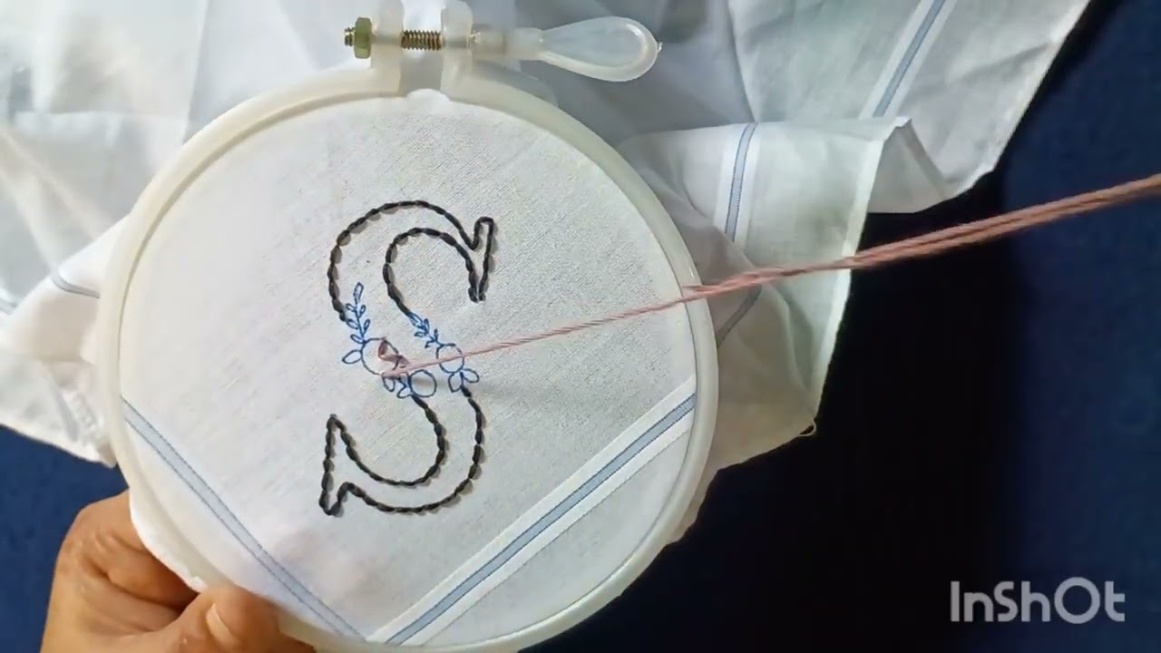 Embroidery design on handkerchief 🪡🧶#handbroidery #embrodering #embroiderylover #viral 