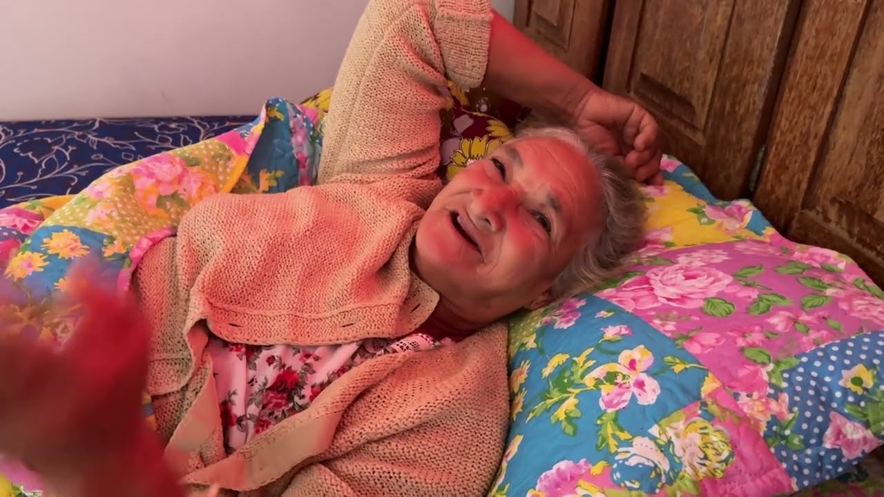 DONA CIDA DEPOIS DA CIRURGIA ESTA FEIZ DA VIDA de volta na sua casinha