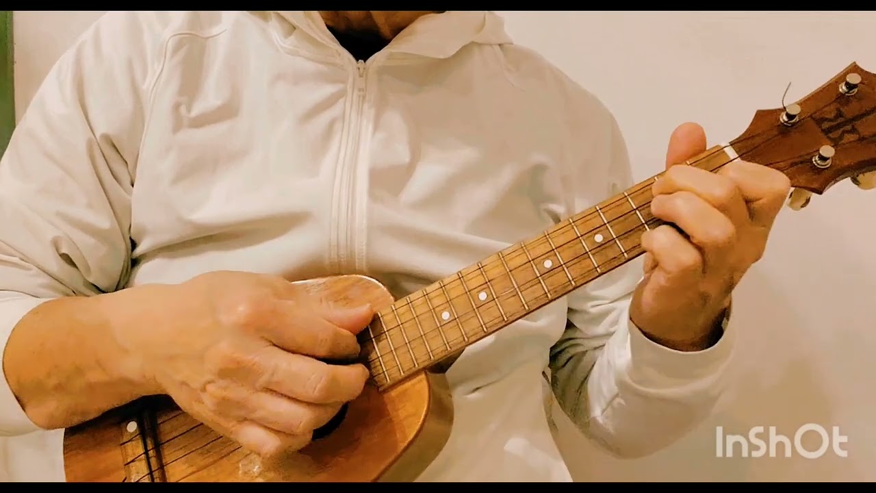 #茶色の小瓶 #LittleBrownJug #ukulelesolo　ウクレレスイングジャズ 中村たかしさんの楽譜から。楽譜どおりになかなか弾けてませんが。。