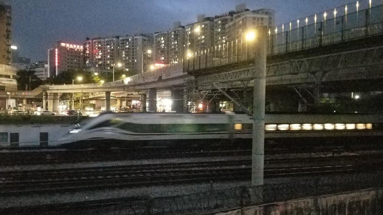 CR200J1-C FXD1-J0268/0269 擔當D24次(深圳站-武昌站)通過深圳東站+CRH380B-3602 擔當 G1665次(徐州東站-深圳站)通過深圳東站