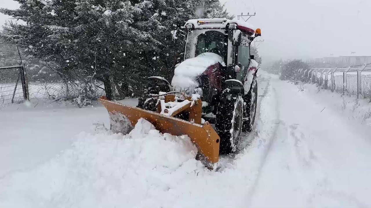 KARLI KÖY YOLLARINI KÜRÜYORUZ