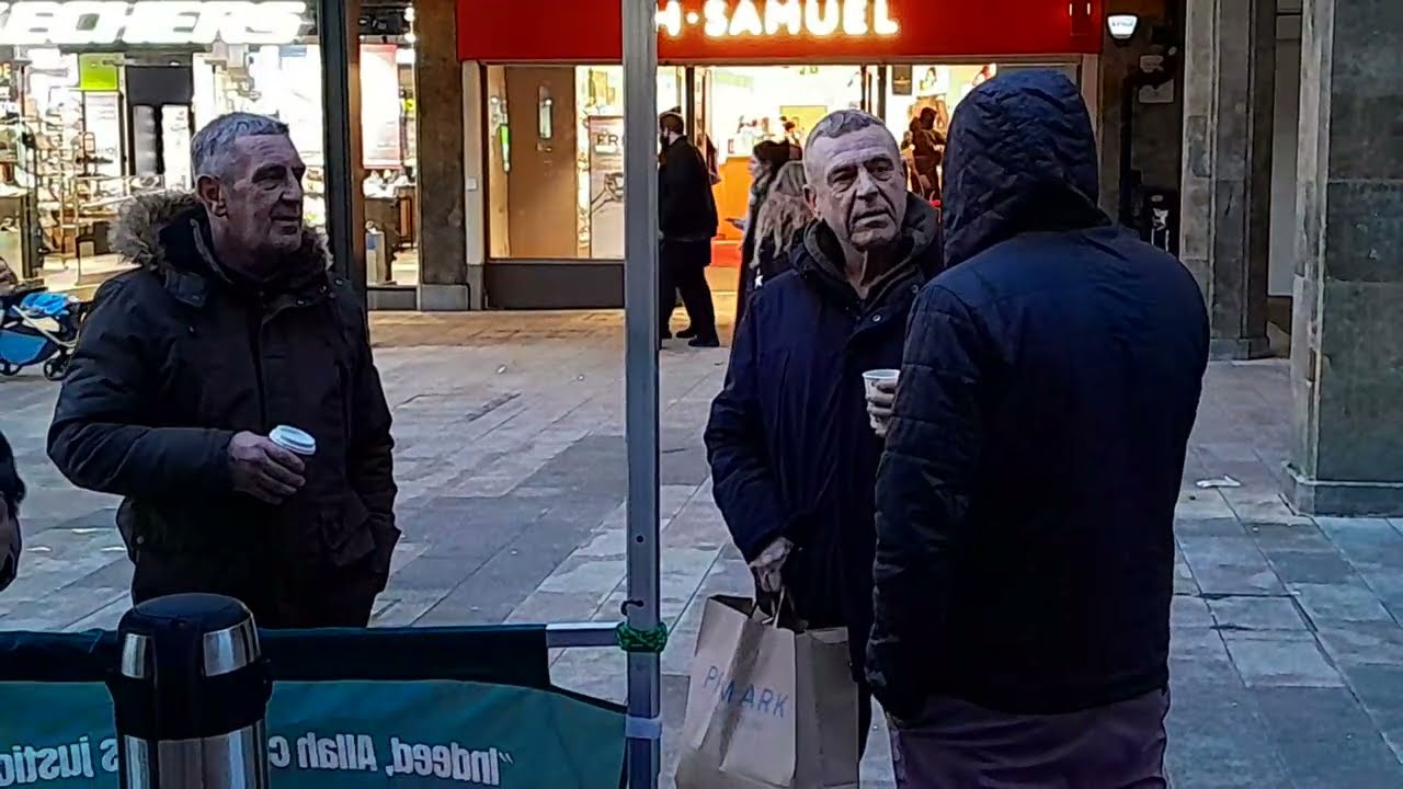 Англичанин интересуется исламом