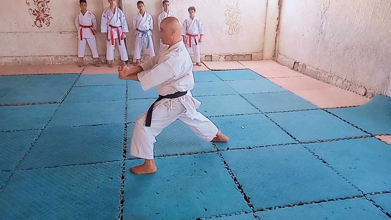 بعض تدريبات منتخبالغربيةللكاراتيةعلى كاتا  جانكاكو مع شرح بنكاي مع ك أحمد حميده