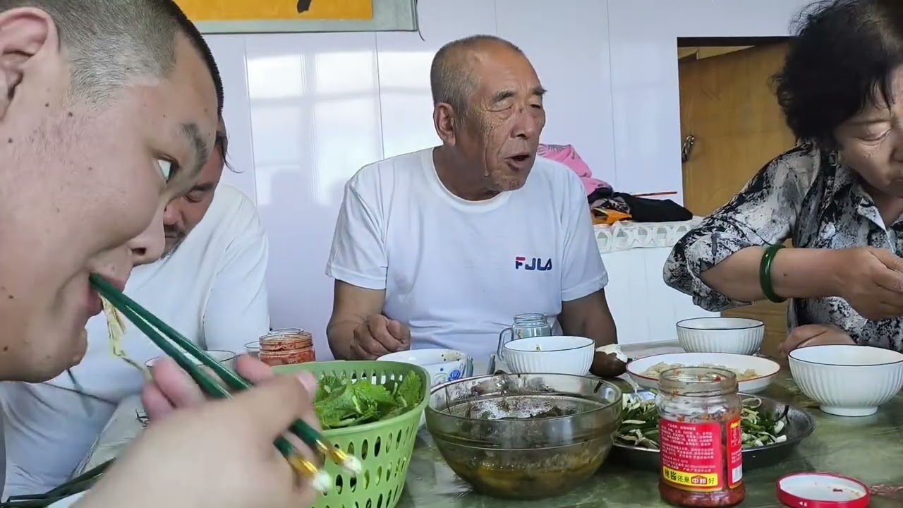 羊头肉土豆炖茄子家常凉菜，蘸酱菜喝一杯人参酒美了。