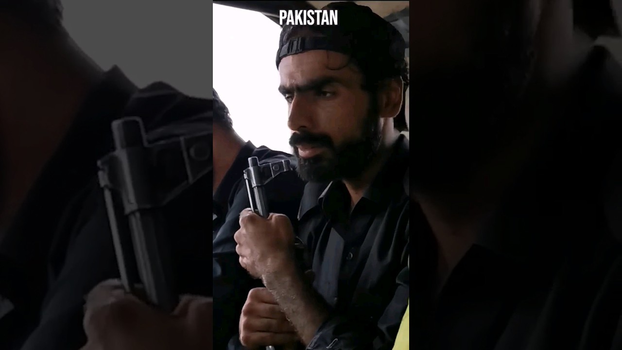 Milit&auml;r 😱 Eskorte  🇵🇰 Pakistan - mit dem Fahrrad um die Welt #radreise #weltreise #bikepacking